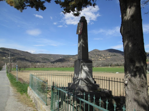 monument1